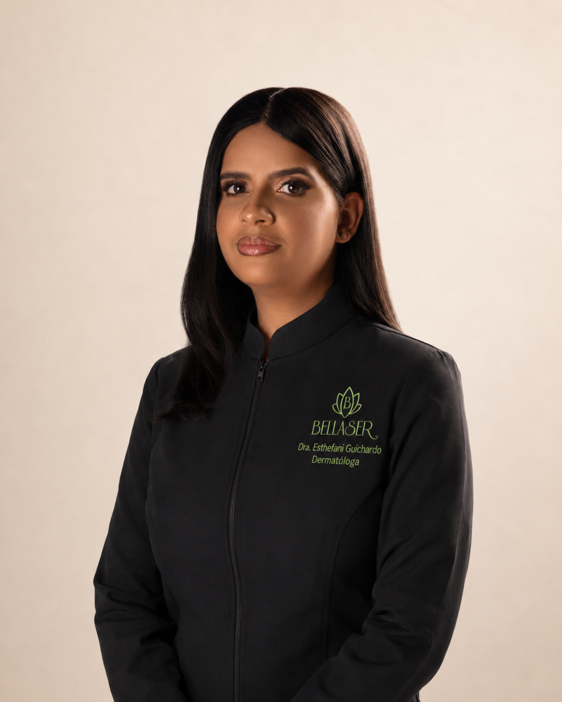 Dra. Esthefani Guichardo, especialista en Dermatología Clínica y Quirúrgica en Bellaser